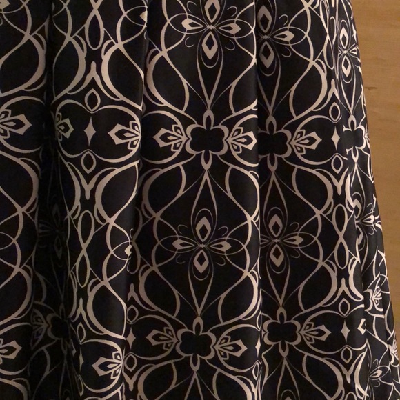 Skirt - Picture 2 of 7